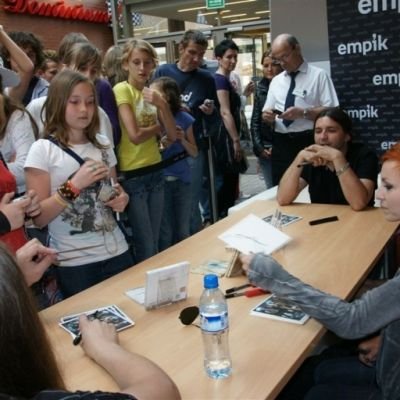 Rybnik EMPiK Focus Mall 19.06.2010 r. Spotkanie z fanami fot. Gazeta Rybnicka   Edyta Szymaszek-Górczyńska